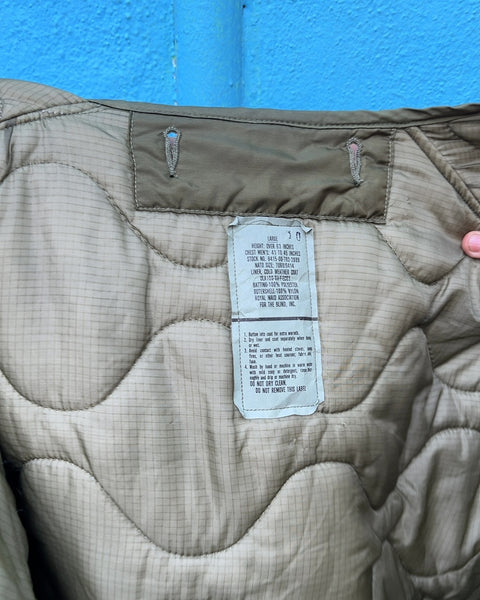 US Military Quilted M-65 Field Jacket Liner In Great Condition, Size L