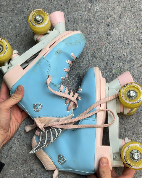 Circle Society Roller Skates, Size US 3-7 W or EU 34-39