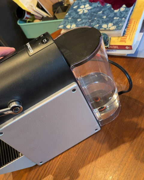 De'Longhi Nespresso Pixie EN127 Coffee Machine