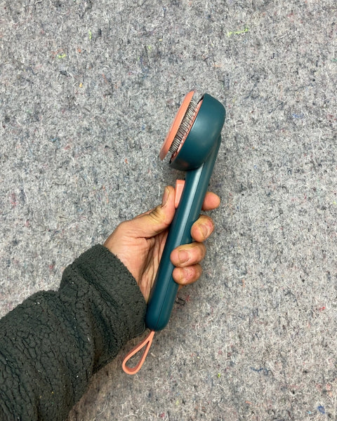 Pet Retractable Grooming Brush