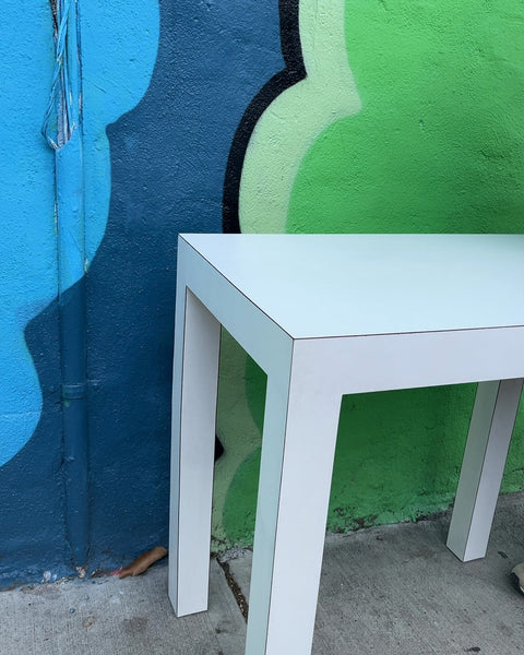Cool White Parsons-style Wood Table, W30xD20xH30"