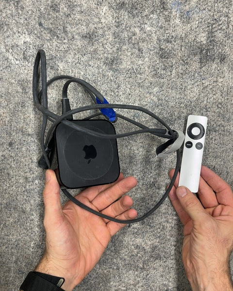 Apple TV (A1625, 4th Generation) Streaming Device with Remote, Untested