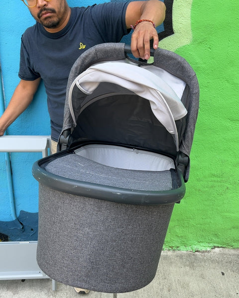 UPPAbaby Baby Bassinet & Stand In Great Condition
