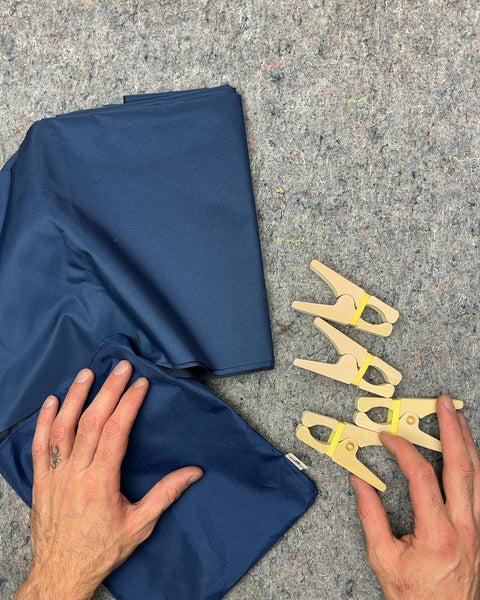 Kiwico Blue Backdrop With Wooden Clothespins
