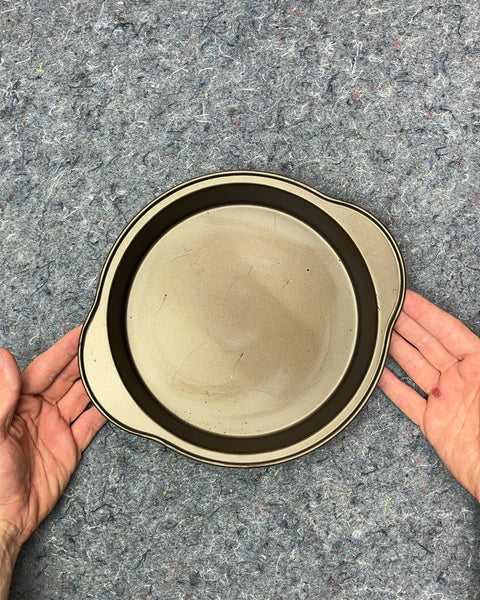 Round Nonstick Baking Pan, 9"