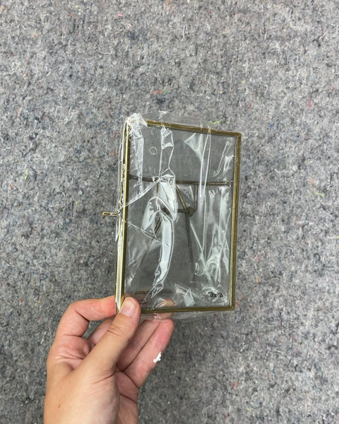 Brass Finish Floating Picture Frame, 4 x 6 in