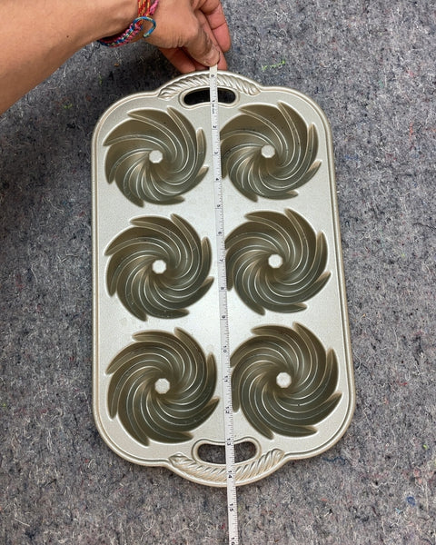Sexy Nordicware Mini Bundt Cake Pan