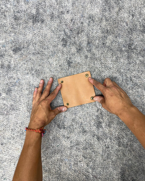 Tan Leather Snap Wire Grip