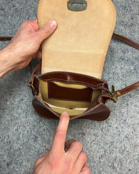 Pretty Vera Pelle Leather Crossbody Bag