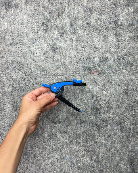 Blue and Black Drawing Compass (cm, in)