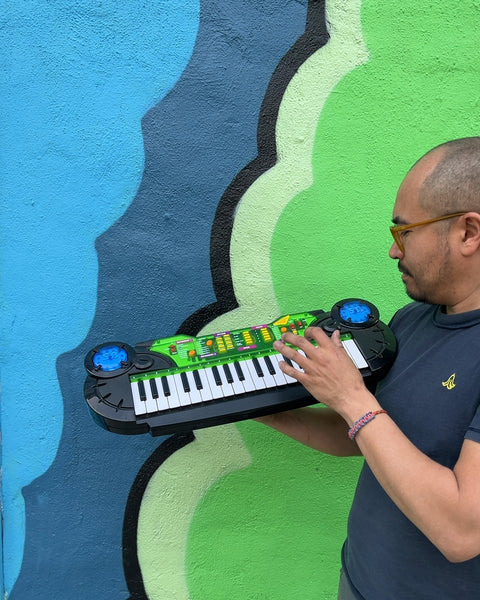 Pretty Dope Toy Keyboard With A Lot Of Sound Effects