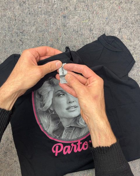 Gildan Dolly Parton Graphic T-Shirt, Size M
