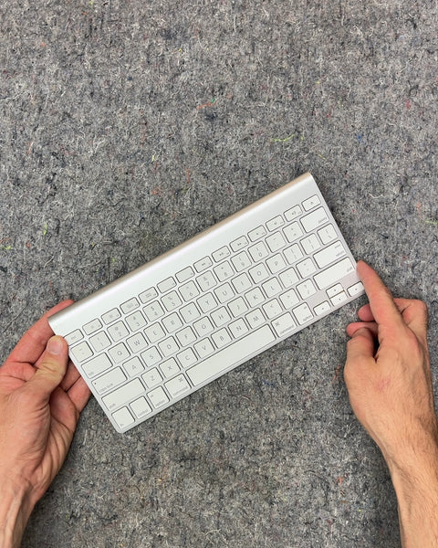 Another Apple WireApple Magic Keyboard 1, Battery Poweredless Keyboard
