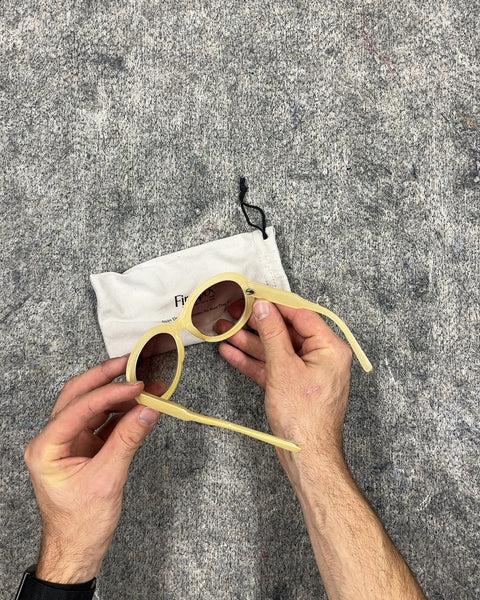 Retro Looking Round Frame Sunglasses
