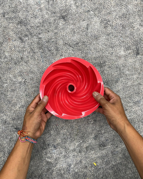 Red Silicone Spiral Bundt Cake Pan
