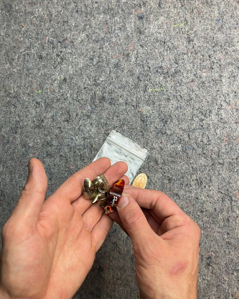 Metal Guitar Picks with Amber Pick