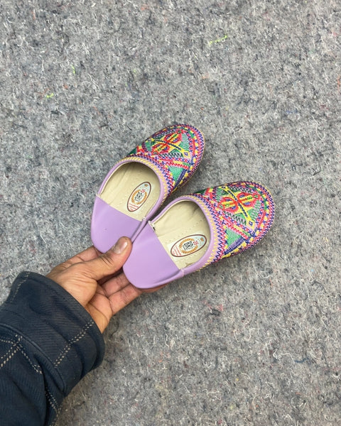 Embroidered Slippers, Sz 26