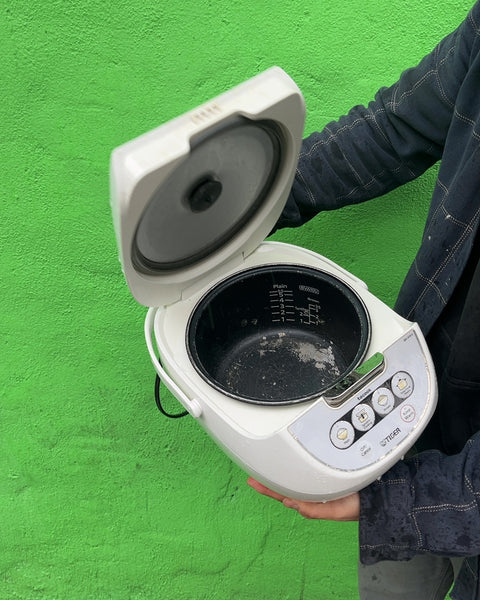 Tiger Rice Cooker, Works Great Inside Is Used