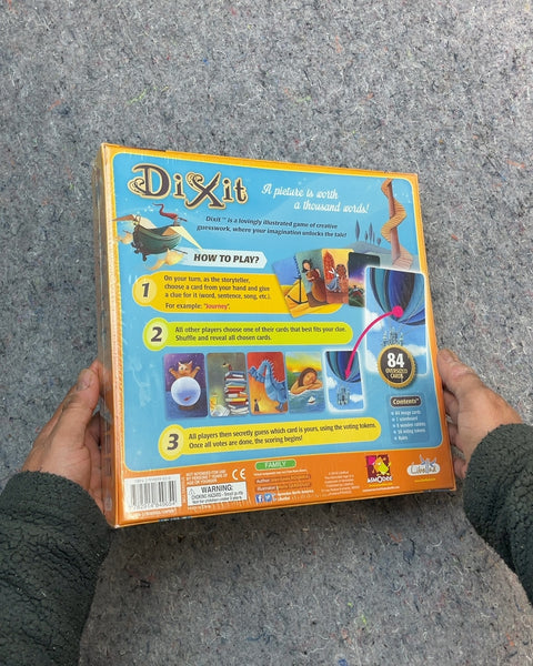 Dixit Family Storytelling Game