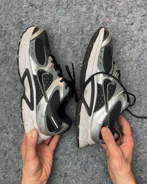Nike V5 RNR Sneakers, Size US 10M or EU 44